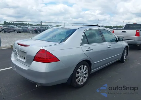 2006 Honda Accord 3.0 Ex from USA, damaged, VIN 1HGCM66886A043703